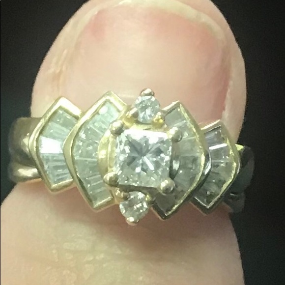 Diamond ring - Picture 2 of 4